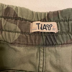 TNA size 2 camo pants